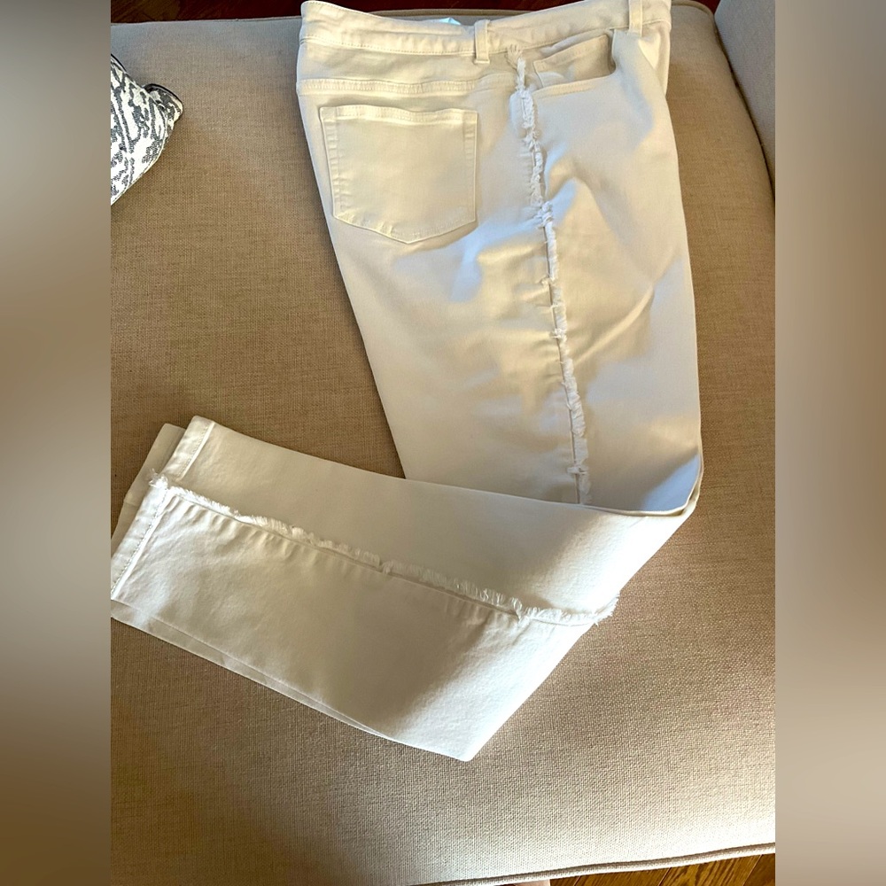 Logo off White  Frayed Jeans